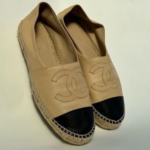 Chanel espadrilles size 41 (fits like US 9.5/10)